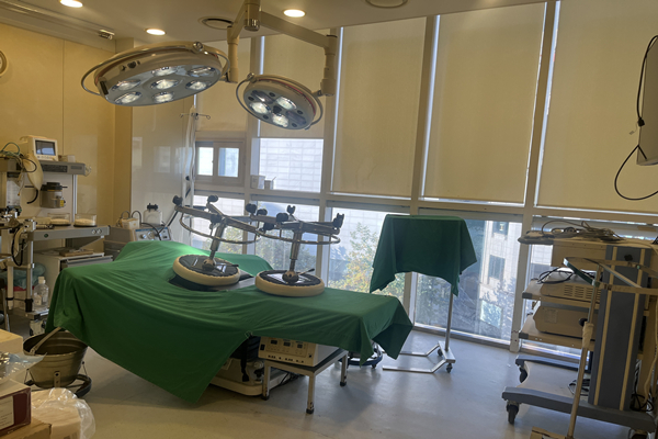  MD Plastic Surgery operating room